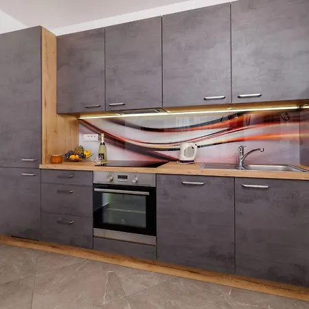Apartman Fuer 4 Personen- 100m Vom Entfernt By Interhome