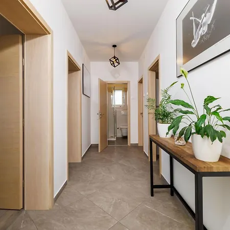 Fuer 4 Personen- 100m Vom Entfernt By Interhome Apartment Dramalj